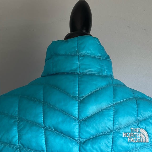 The North Face puffer/snow jacket - Picture 6 of 7